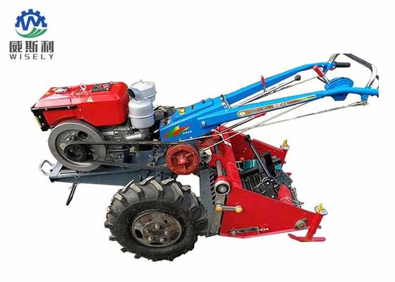 Chiny Walking Tractor Kombajn do zbioru ziemniaków / Najnowsze maszyny rolnicze 60-80 cm Szerokość zbioru dostawca